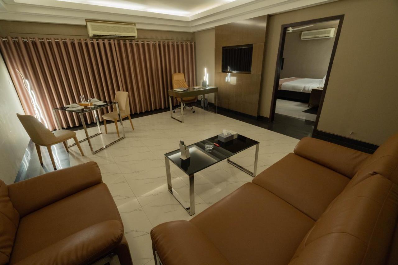 Hotel Castle Salam Khulna Exteriér fotografie