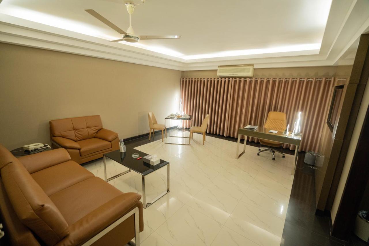 Hotel Castle Salam Khulna Exteriér fotografie